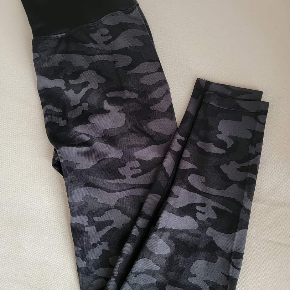 Victorias Secret PINK Workout Leggings